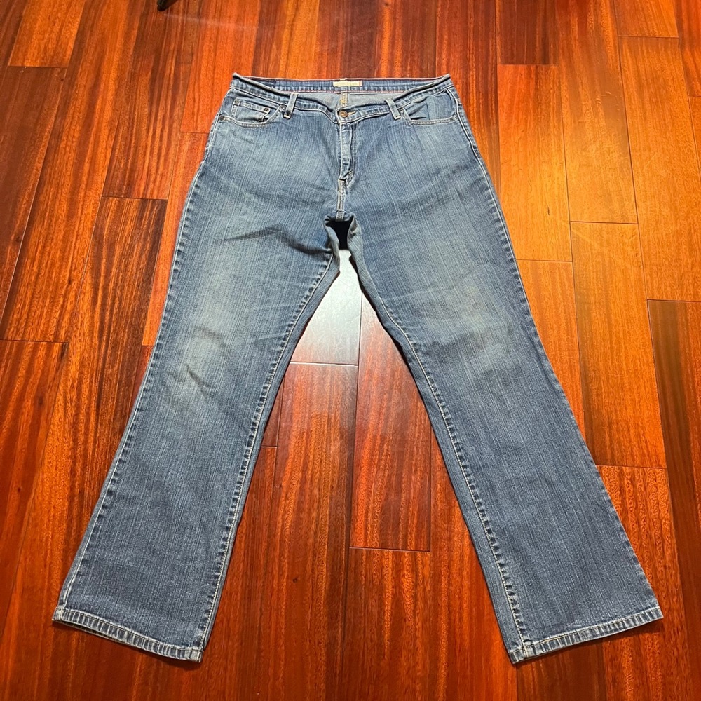Levi Jeans Womens 14M (35x32) 550 Relaxed Bootcut Blue Denim Casual 550-0808